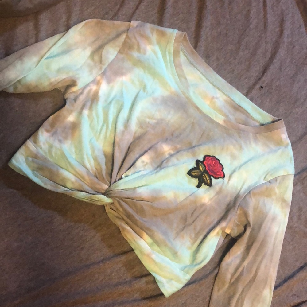 rose crop top